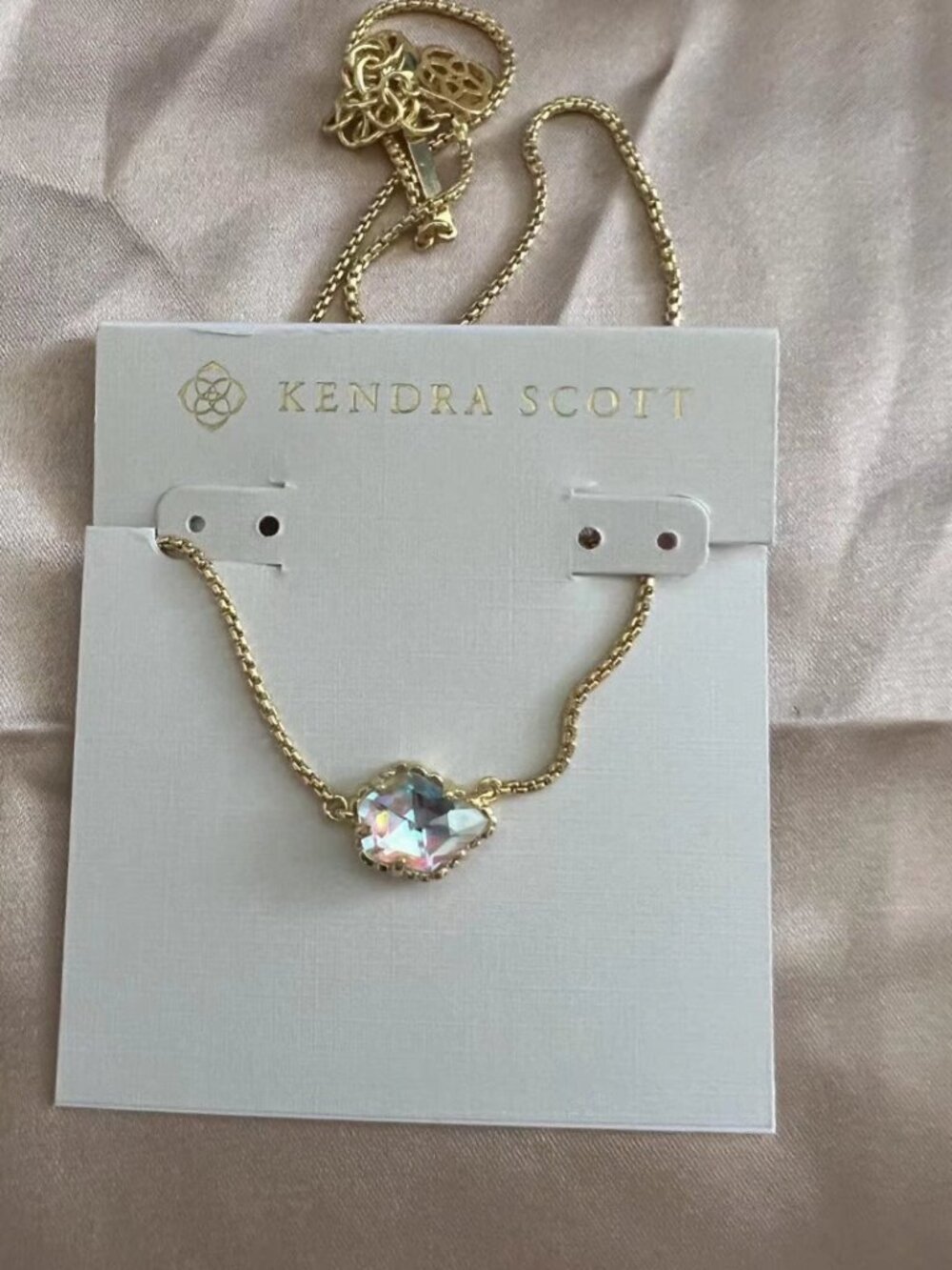 Kendra Scott necklace
